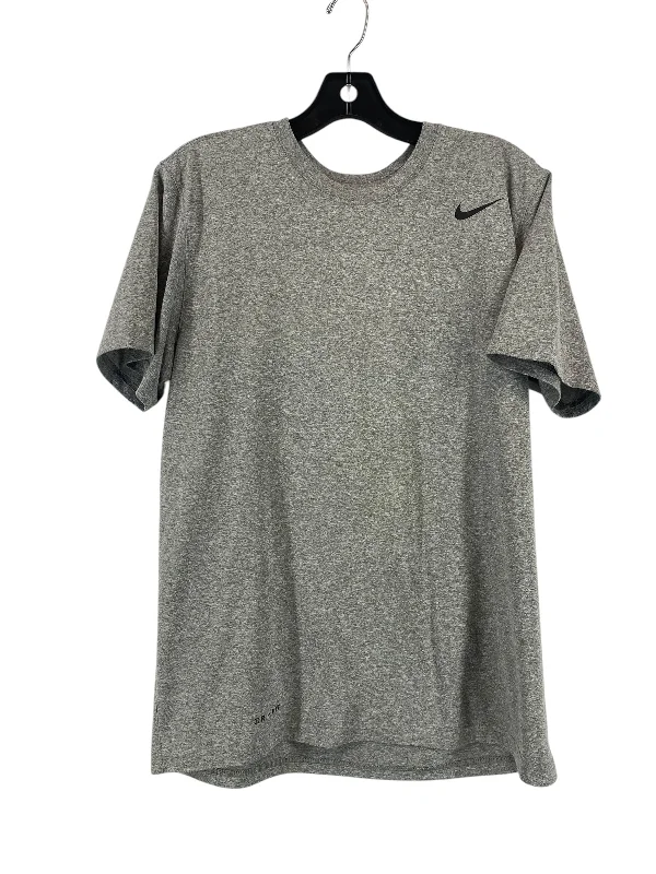 Top Short Sleeve By Nike In Grey, Size: M